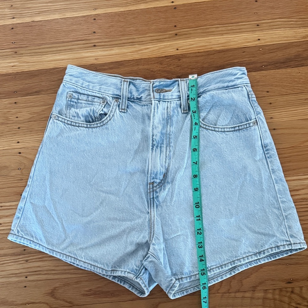 Levi's Light Blue High-Waisted Jean Shorts - Picture 6 of 7